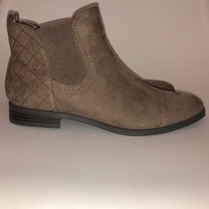 tayes chelsea boot
